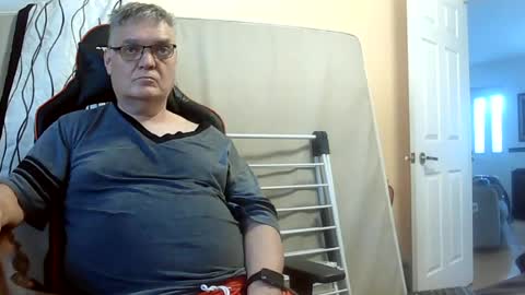 Snapshot of loumtl3 chatting on 06-19-26, 11:14 loumtl3 online show from 06-19-26, 11:14