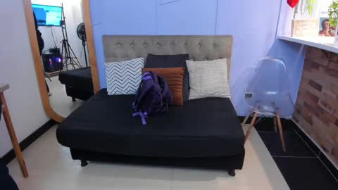 Snapshot of lourenfox chatting on 11-28-25, 11:24 Louren Fox online show from 11-28-25, 11:24