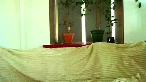 Cute face online show from 02-24-25, 03:23