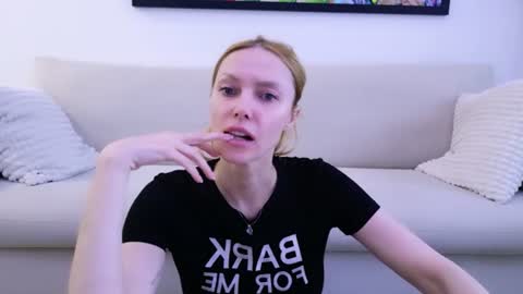 Snapshot of love_call chatting on 06-09-26, 05:30 love_call online show from 06-09-26, 05:30