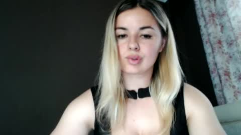 Snapshot of love_dom_meg chatting on 06-26-26, 10:19 Megane online show from 06-26-26, 10:19