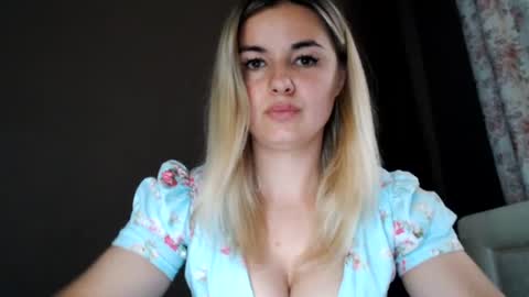 Snapshot of love_dom_meg chatting on 06-27-26, 12:22 Megane online show from 06-27-26, 12:22