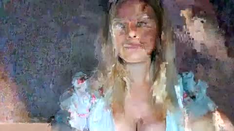 Snapshot of love_dom_meg chatting on 07-05-26, 06:31 Megane online show from 07-05-26, 06:31