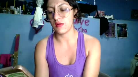 Snapshot of love_electra chatting on 09-09-25, 02:22 love_electra online show from 09-09-25, 02:22