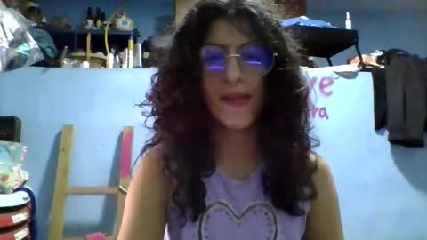 Snapshot of love_electra chatting on 09-15-25, 01:22 love_electra online show from 09-15-25, 01:22