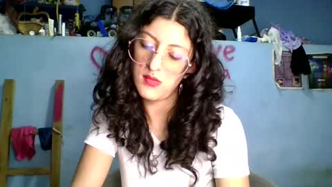 Snapshot of love_electra chatting on 09-23-25, 12:13 love_electra online show from 09-23-25, 12:13