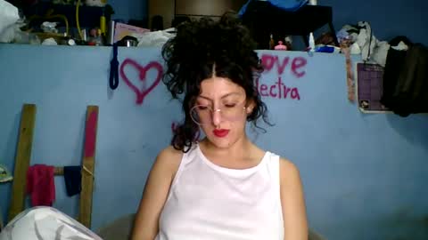 Snapshot of love_electra chatting on 10-02-25, 12:06 love_electra online show from 10-02-25, 12:06