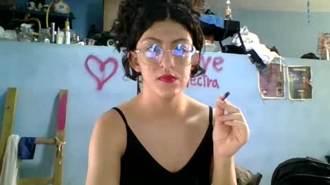 Snapshot of love_electra chatting on 10-14-25, 01:34 love_electra online show from 10-14-25, 01:34