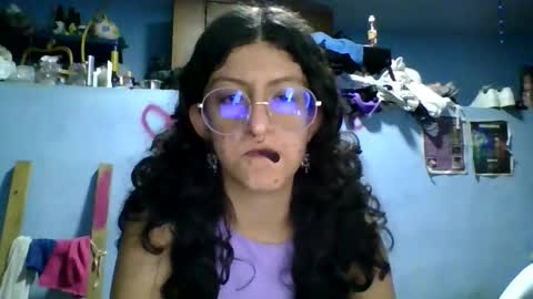 Snapshot of love_electra chatting on 10-15-25, 02:11 love_electra online show from 10-15-25, 02:11