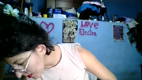 Snapshot of love_electra chatting on 11-07-25, 11:27 love_electra online show from 11-07-25, 11:27