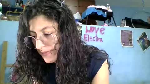 Snapshot of love_electra chatting on 11-09-25, 06:28 love_electra online show from 11-09-25, 06:28