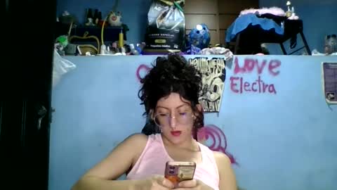 Snapshot of love_electra chatting on 11-17-25, 12:27 love_electra online show from 11-17-25, 12:27