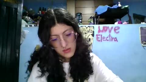 Snapshot of love_electra chatting on 01-09-26, 02:03 love_electra online show from 01-09-26, 02:03