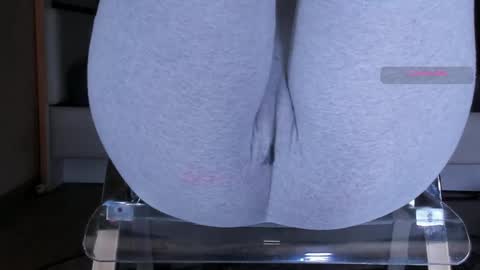 Kira online show from 04-17-26, 09:45