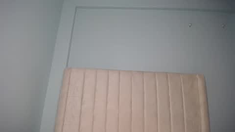 Snapshot of love_miah chatting on 11-22-25, 02:32 Miah online show from 11-22-25, 02:32