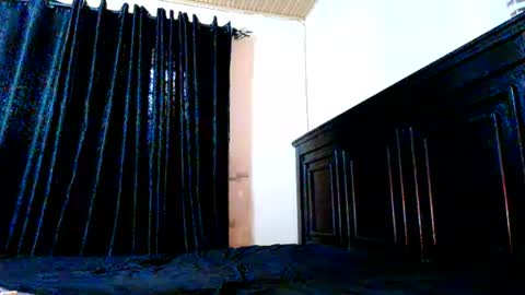 Snapshot of love_niahh chatting on 06-19-26, 02:10 niahh online show from 06-19-26, 02:10