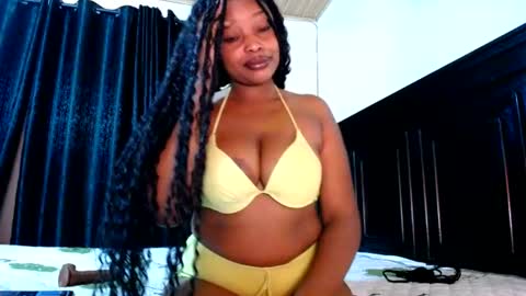 Snapshot of love_niahh chatting on 06-27-26, 12:48 niahh online show from 06-27-26, 12:48
