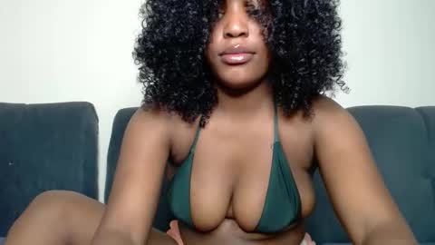 Snapshot of love_piahh chatting on 11-18-25, 11:36 piah online show from 11-18-25, 11:36