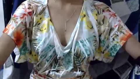 Snapshot of love_riva chatting on 05-31-26, 12:56 Riva online show from 05-31-26, 12:56