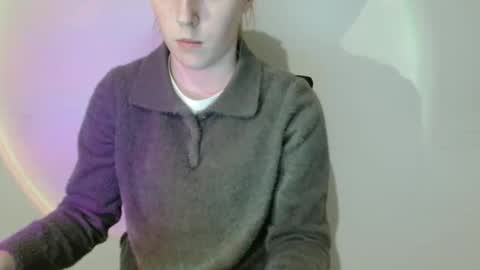 Vivian online show from 02-20-26, 01:33