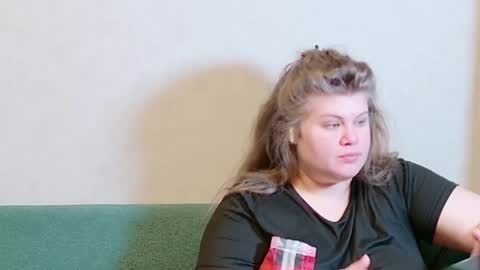 Snapshot of love_wiggy18 chatting on 12-13-24, 02:16 Ally online show from 12-13-24, 02:16