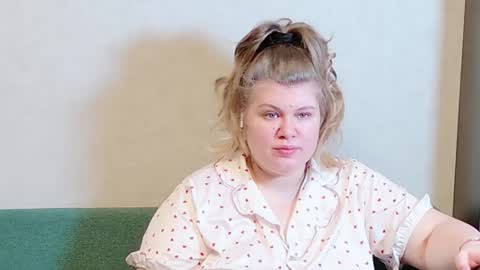 Snapshot of love_wiggy18 chatting on 12-16-24, 03:00 Ally online show from 12-16-24, 03:00