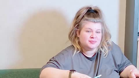 Snapshot of love_wiggy18 chatting on 02-27-25, 03:59 Ally online show from 02-27-25, 03:59