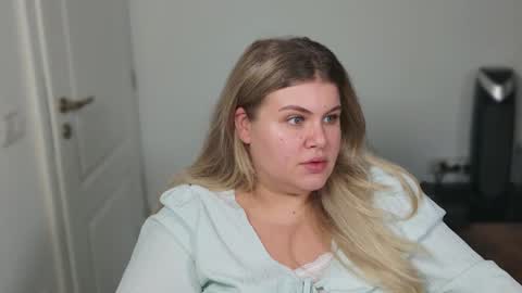 Snapshot of love_wiggy18 chatting on 09-24-25, 02:42 Ally online show from 09-24-25, 02:42