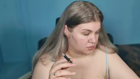 Snapshot of love_wiggy18 chatting on 06-23-26, 05:38 Ally online show from 06-23-26, 05:38