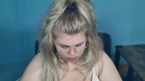 Snapshot of love_wiggy18 chatting on 07-13-26, 11:57 Ally online show from 07-13-26, 11:57