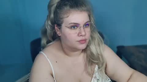 Snapshot of love_wiggy18 chatting on 07-14-26, 08:30 Ally online show from 07-14-26, 08:30