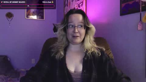 love_you_julia online show from 10-31-25, 05:08