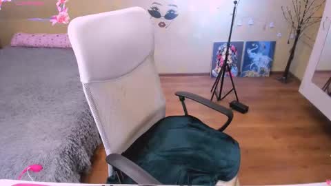 cat-girl online show from 09-19-25, 01:12