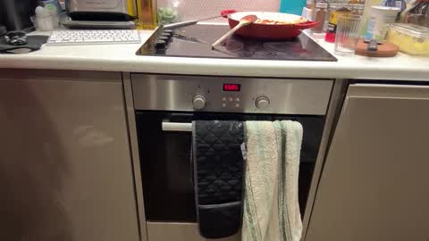 Celine online show from 10-31-25, 07:04