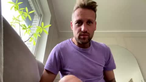 Snapshot of lovefuesse chatting on 10-28-25, 09:02 lovefuesse online show from 10-28-25, 09:02