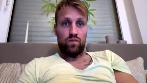 Snapshot of lovefuesse chatting on 11-05-25, 09:04 lovefuesse online show from 11-05-25, 09:04