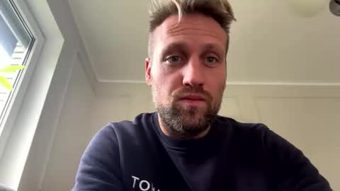 Snapshot of lovefuesse chatting on 11-09-25, 11:30 lovefuesse online show from 11-09-25, 11:30