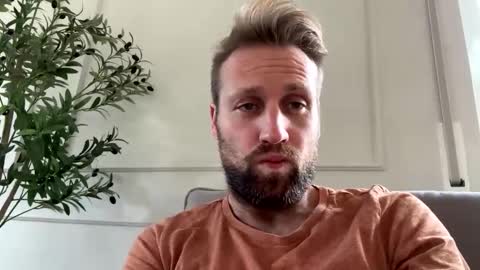 Snapshot of lovefuesse chatting on 11-18-25, 08:30 lovefuesse online show from 11-18-25, 08:30