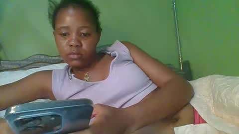 Snapshot of lovegal335 chatting on 04-28-26, 07:24 lovegal335 online show from 04-28-26, 07:24