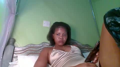 Snapshot of lovegal335 chatting on 05-23-26, 06:01 lovegal335 online show from 05-23-26, 06:01