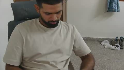 Snapshot of lovehairyindian chatting on 07-09-26, 06:34 Indian hairy online show from 07-09-26, 06:34