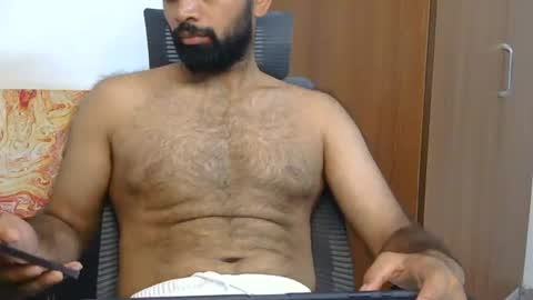 Snapshot of lovehairyindian chatting on 08-03-26, 08:35 Indian hairy online show from 08-03-26, 08:35