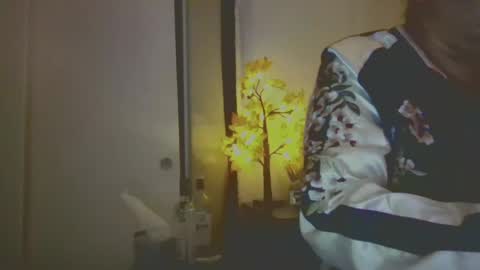 loveitup3405 online show from 08-10-26, 03:54