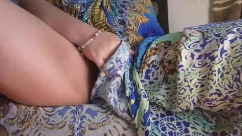 Amber online show from 10-28-25, 03:54