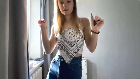 Snapshot of lovelladeboer chatting on 11-04-25, 07:07 Ella online show from 11-04-25, 07:07