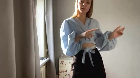 Snapshot of lovelladeboer chatting on 11-11-25, 06:24 Ella online show from 11-11-25, 06:24