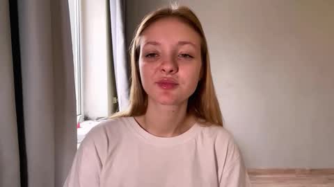 Snapshot of lovelladeboer chatting on 12-02-25, 06:52 Ella online show from 12-02-25, 06:52