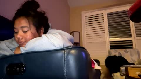 Snapshot of lovellly_ chatting on 12-16-24, 12:59 Love online show from 12-16-24, 12:59