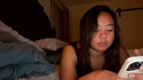 Snapshot of lovellly_ chatting on 02-24-25, 03:02 Love online show from 02-24-25, 03:02