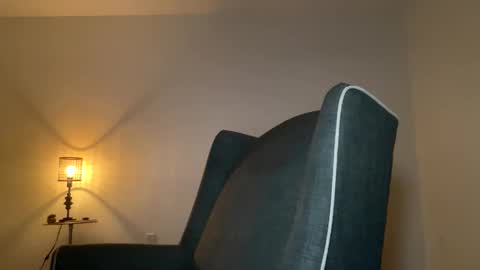 Snapshot of lovellly_ chatting on 09-09-25, 01:27 Love online show from 09-09-25, 01:27